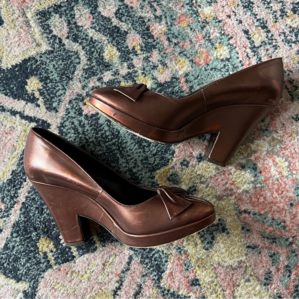 DKNY Varnish Laurel Peep Toe Platform Heels Size 10